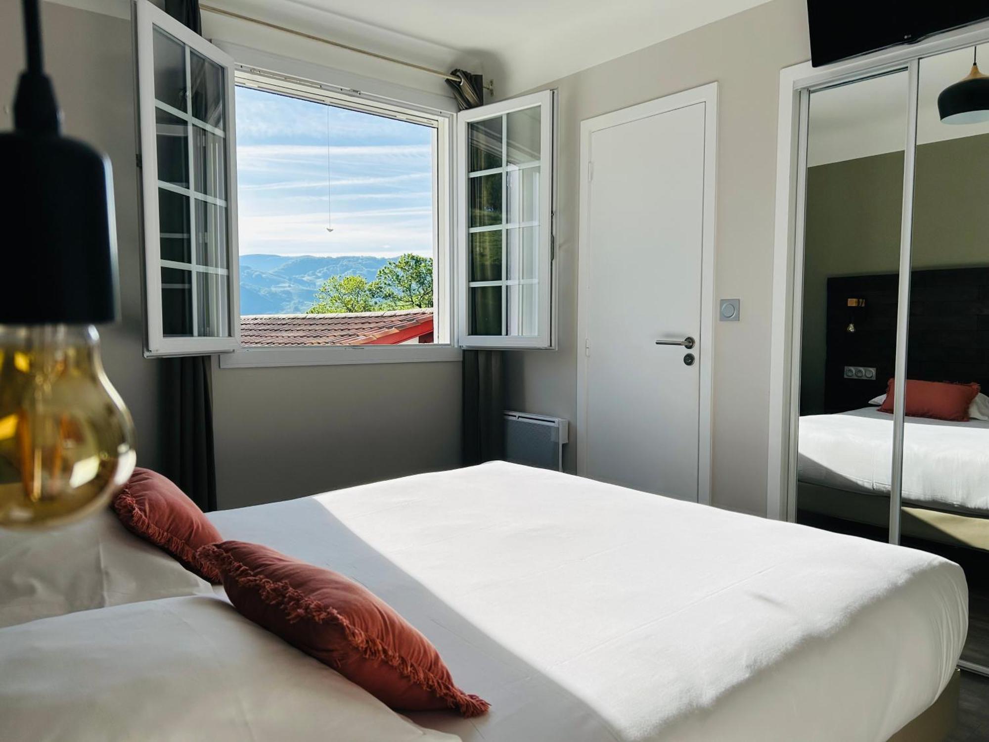 Logis Hotel St Sylvestre Aldudes Exterior photo